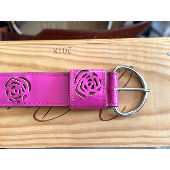 Betsy Johnson 100% Patent Leather Fuschia Pink Laser Cut Roses Belt Size S main image 8